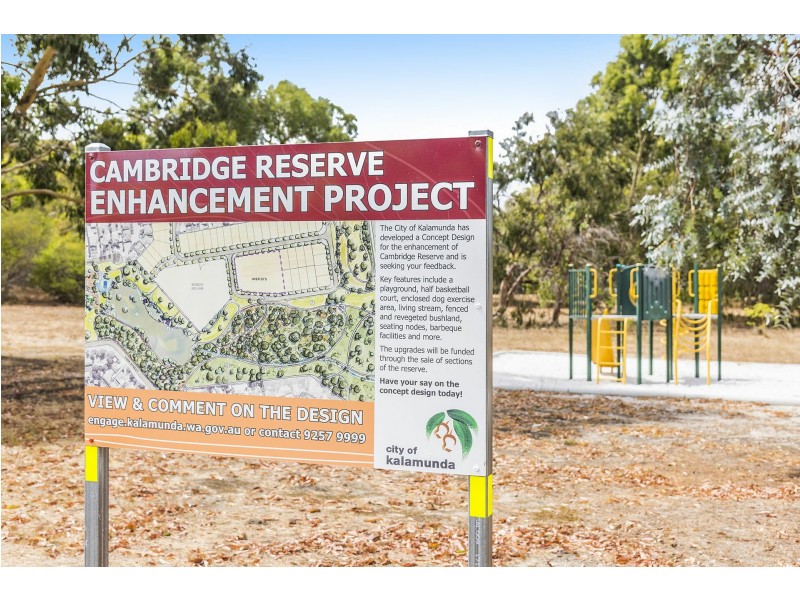 17 Cambridge Road, Forrestfield WA 6058