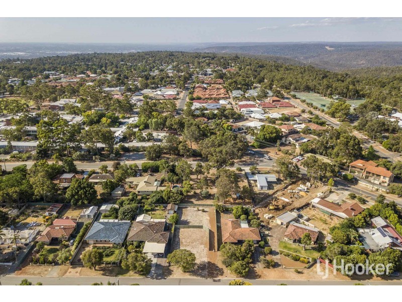 12 Blamire Road, Kalamunda WA 6076