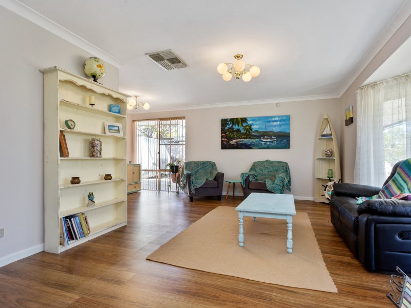 166 Newburn Road, High Wycombe WA 6057