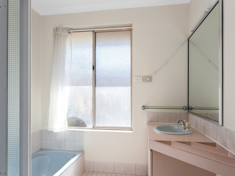 166 Newburn Road, High Wycombe WA 6057