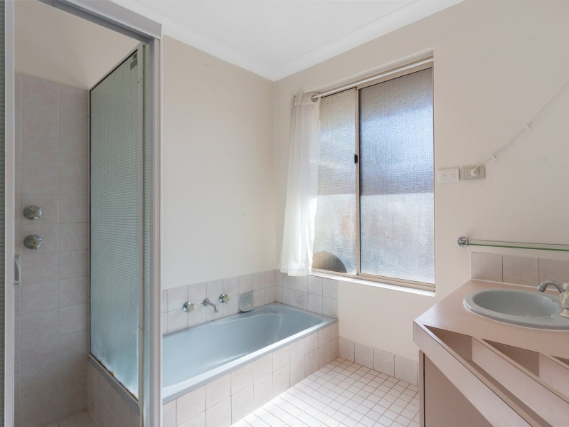 166 Newburn Road, High Wycombe WA 6057