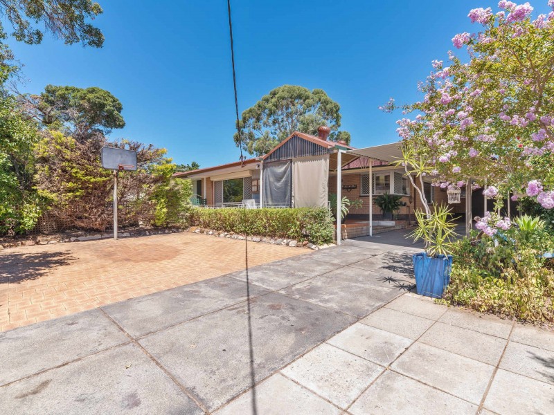 12A Lewis Road, Kalamunda WA 6076