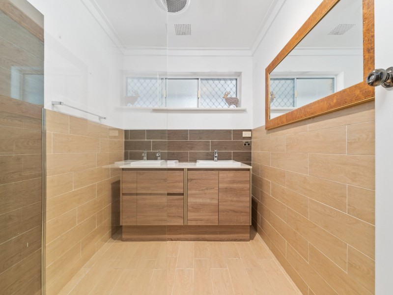 12A Lewis Road, Kalamunda WA 6076