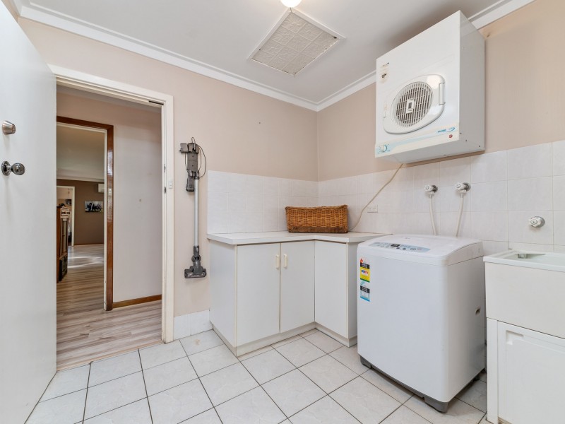 12A Lewis Road, Kalamunda WA 6076