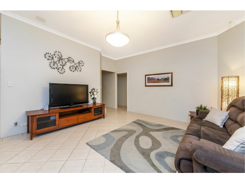 21 Feeney Gardens, High Wycombe WA 6057