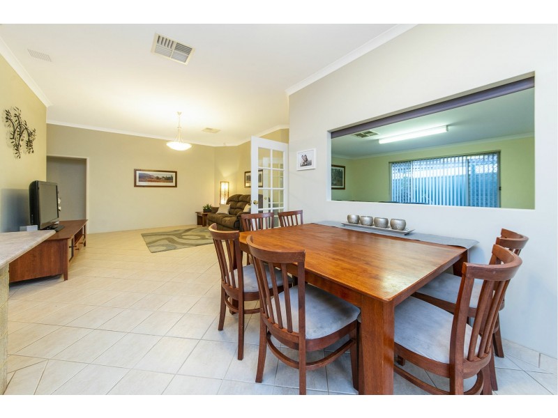 21 Feeney Gardens, High Wycombe WA 6057