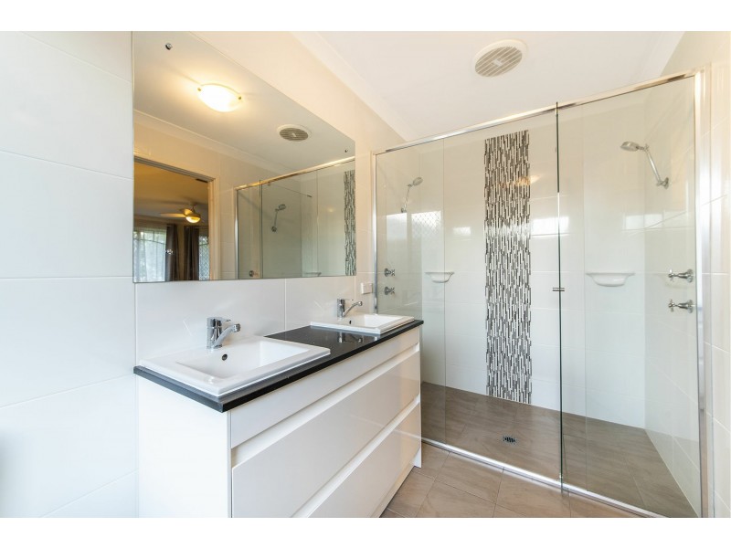 21 Feeney Gardens, High Wycombe WA 6057