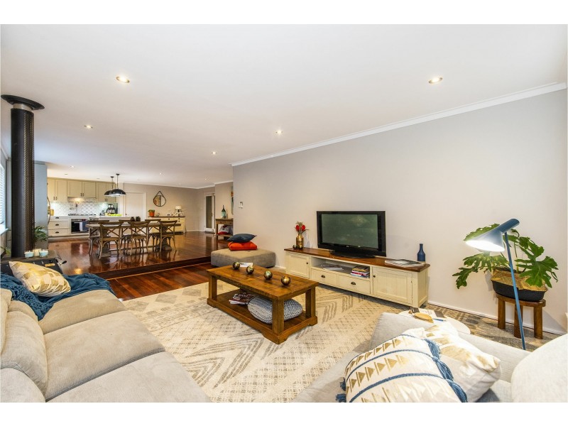 29 Boonooloo Road, Kalamunda WA 6076