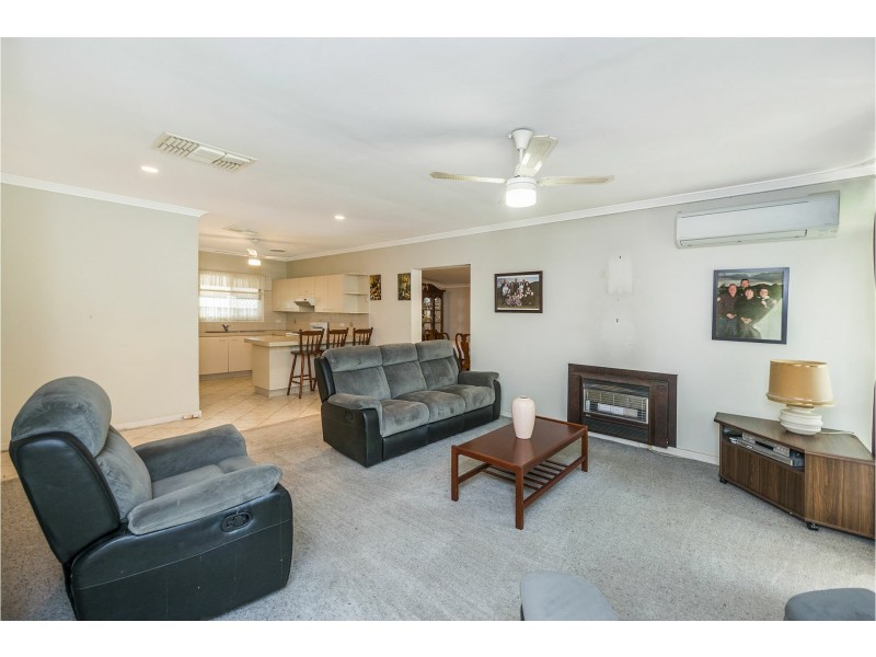 9 Swan Road, High Wycombe WA 6057