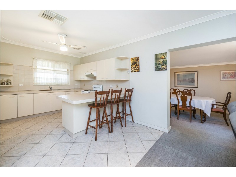 9 Swan Road, High Wycombe WA 6057