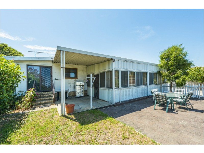 9 Swan Road, High Wycombe WA 6057