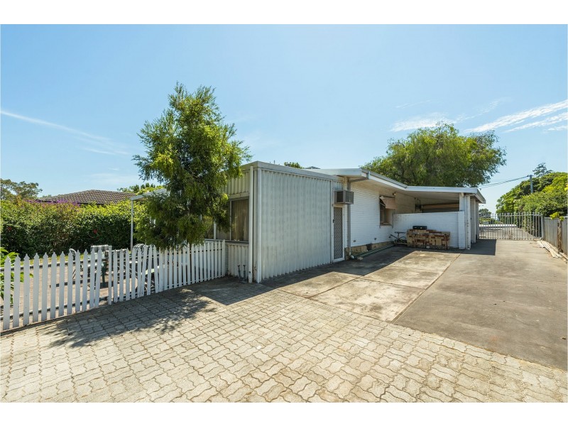 9 Swan Road, High Wycombe WA 6057