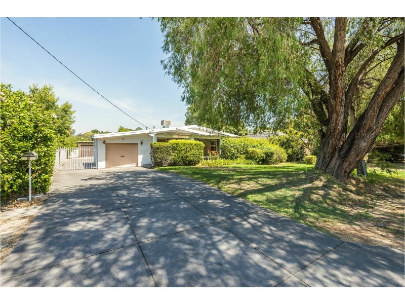 9 Swan Road, High Wycombe WA 6057