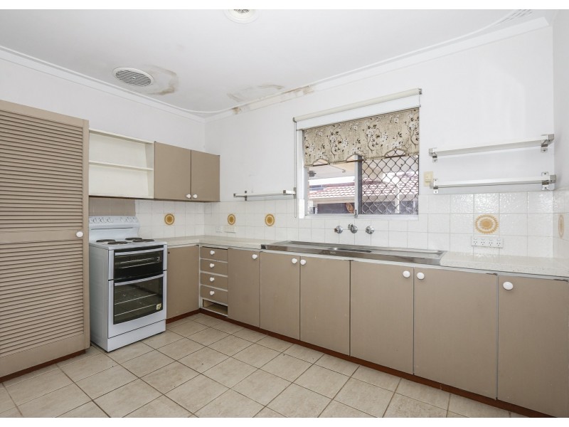 26 Gotha Way, Forrestfield WA 6058