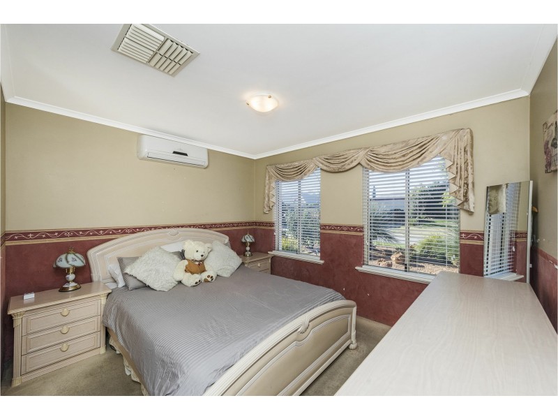 6 Bandin Place, Maida Vale WA 6057