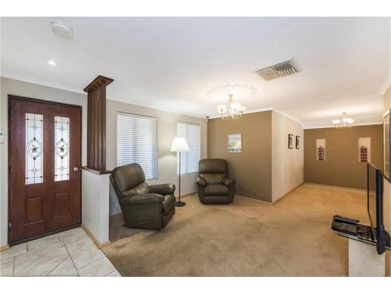 6 Bandin Place, Maida Vale WA 6057