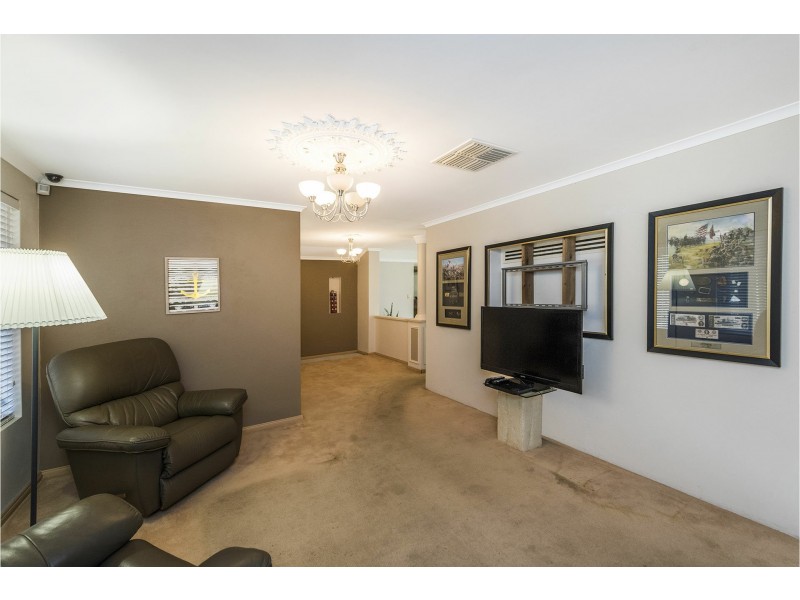 6 Bandin Place, Maida Vale WA 6057