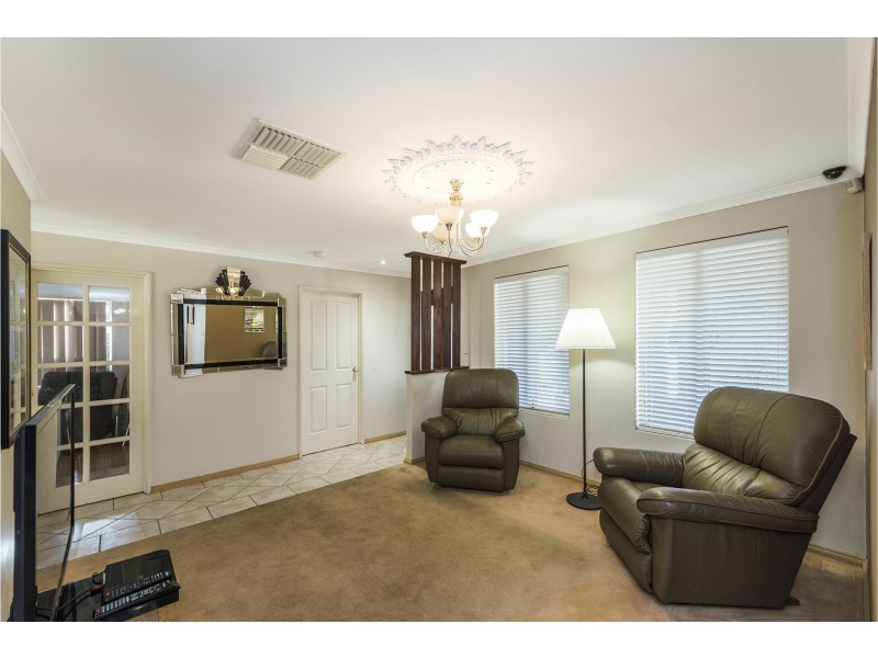 6 Bandin Place, Maida Vale WA 6057