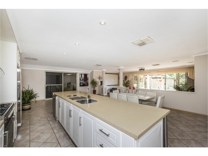 6 Bandin Place, Maida Vale WA 6057