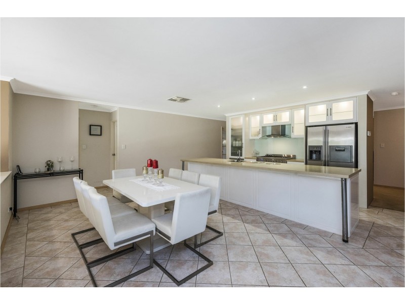 6 Bandin Place, Maida Vale WA 6057