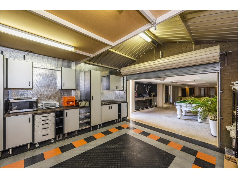 6 Bandin Place, Maida Vale WA 6057