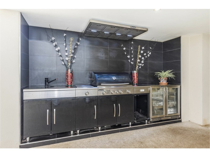 6 Bandin Place, Maida Vale WA 6057