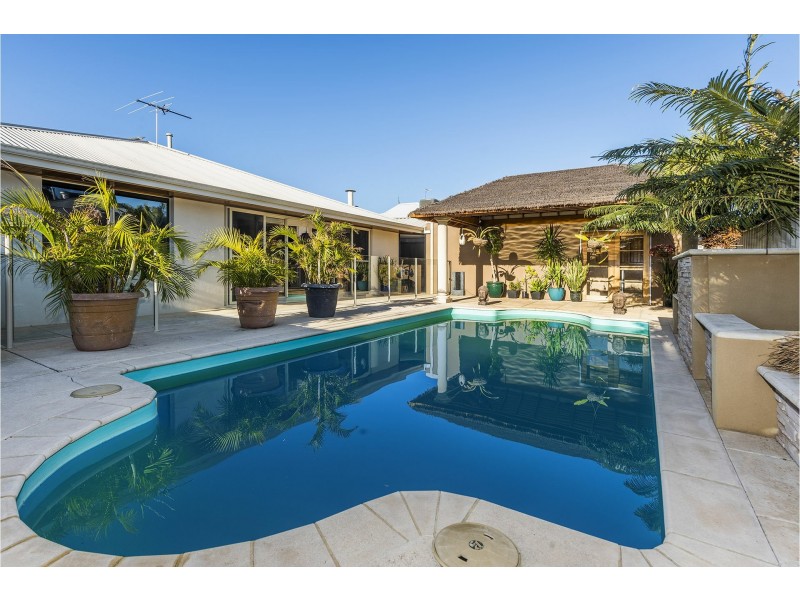 6 Bandin Place, Maida Vale WA 6057