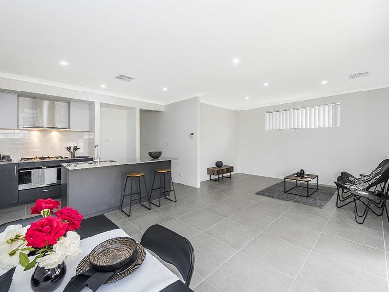 2 Rowell Gardens, High Wycombe WA 6057