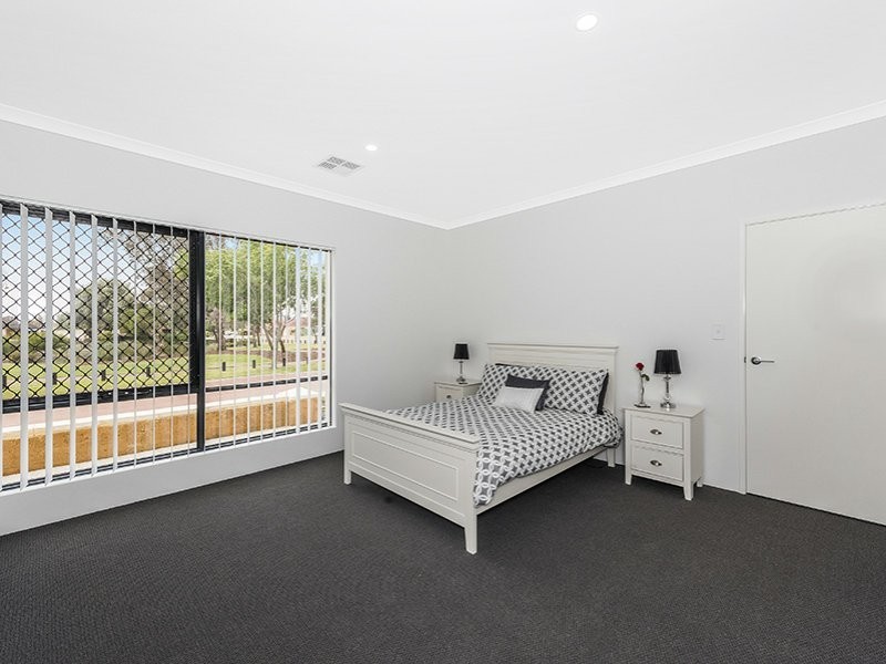 2 Rowell Gardens, High Wycombe WA 6057