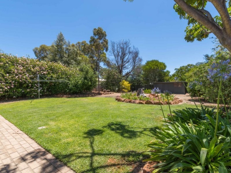20 Corella Street, Lesmurdie WA 6076