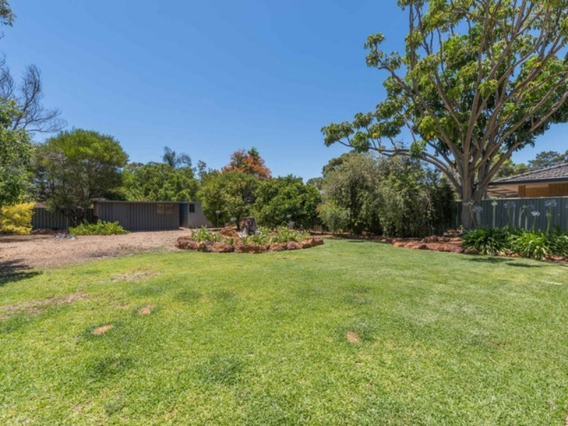 20 Corella Street, Lesmurdie WA 6076