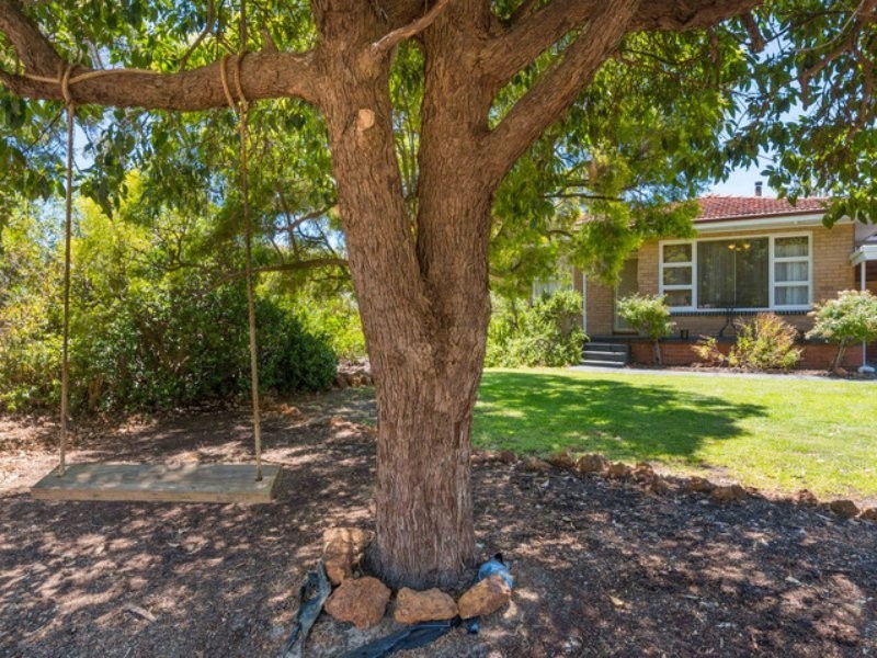 20 Corella Street, Lesmurdie WA 6076