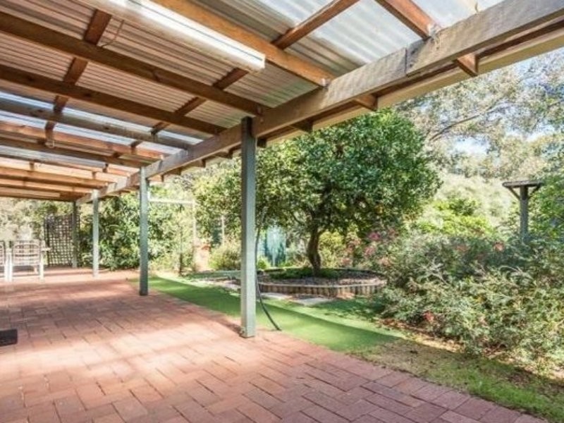 3 Birch Place, Stoneville WA 6081