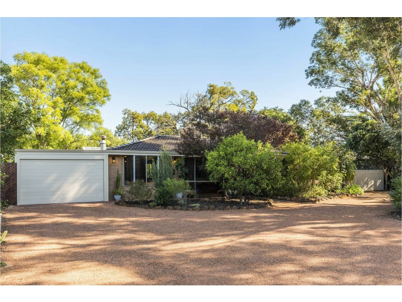 32 Meloway Drive, Maida Vale WA 6057