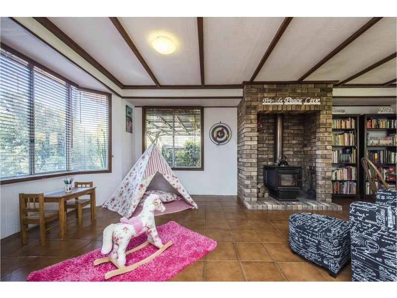 32 Meloway Drive, Maida Vale WA 6057