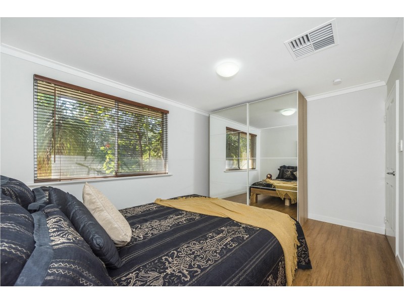 32 Meloway Drive, Maida Vale WA 6057