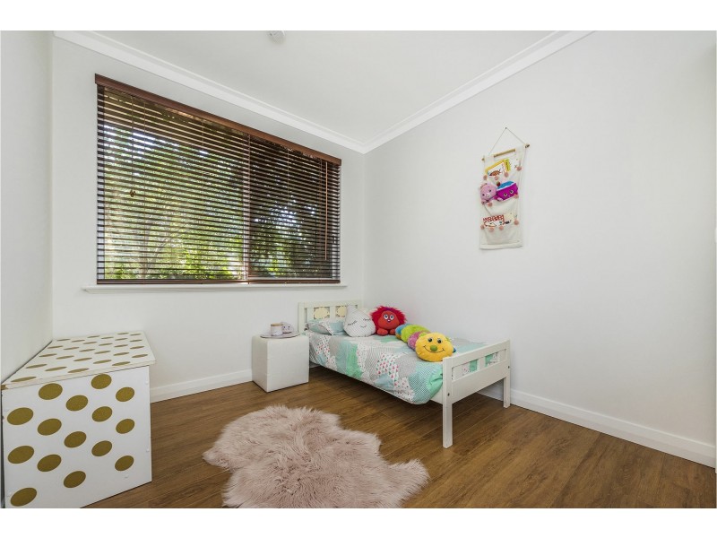 32 Meloway Drive, Maida Vale WA 6057