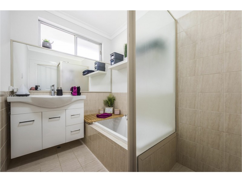 32 Meloway Drive, Maida Vale WA 6057