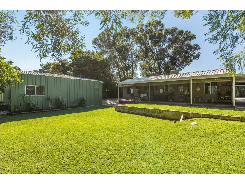 32 Meloway Drive, Maida Vale WA 6057