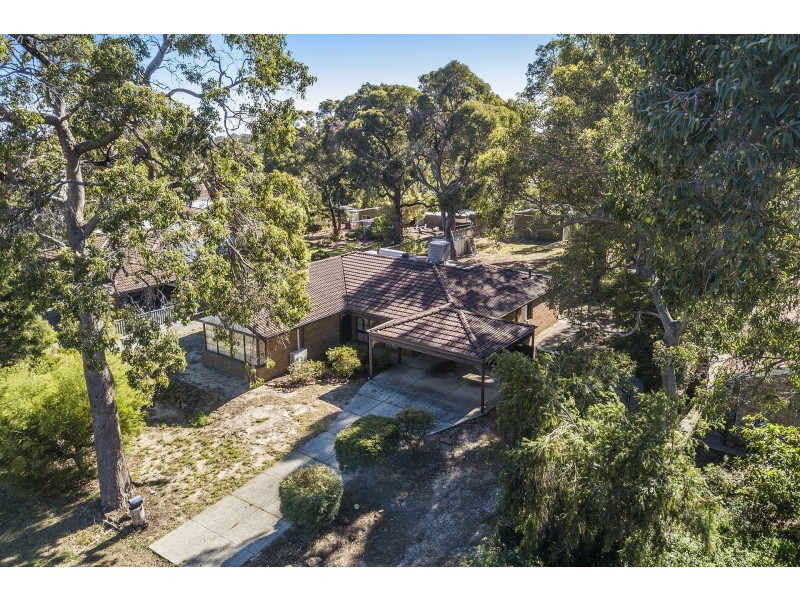 18 Cagney Way, Lesmurdie WA 6076