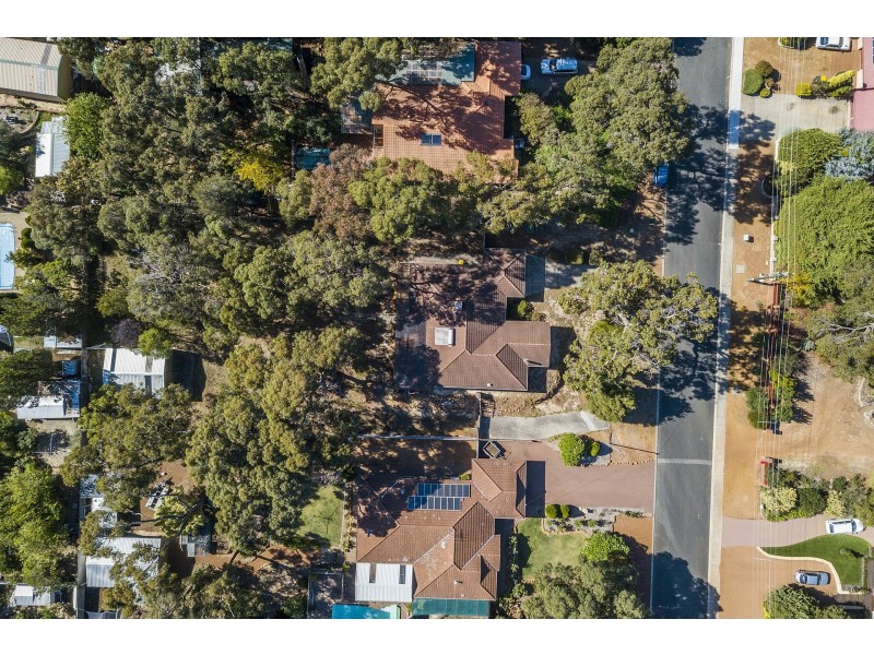 18 Cagney Way, Lesmurdie WA 6076
