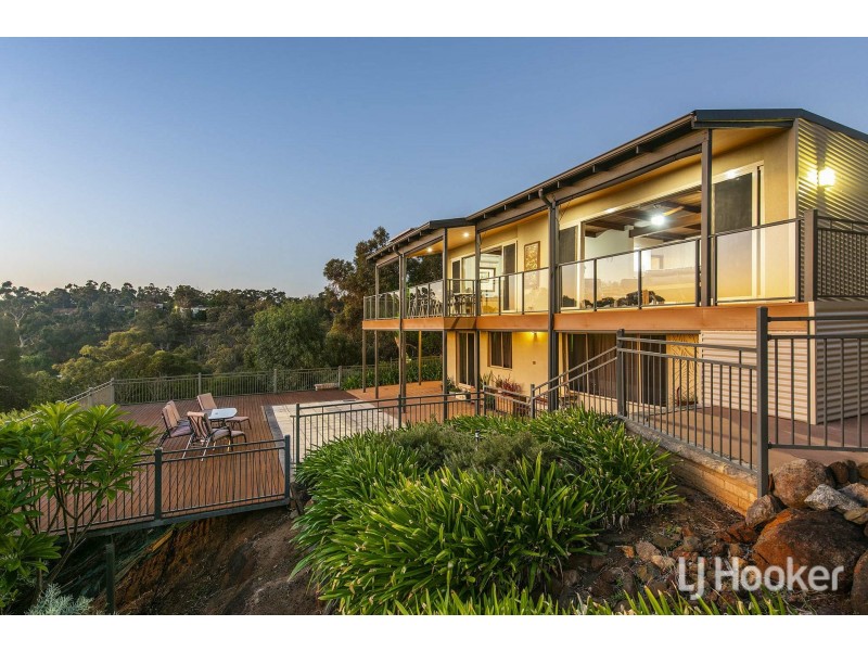 36 Nangana Way, Kalamunda WA 6076