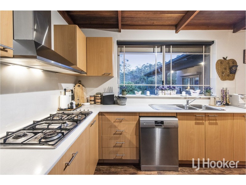 36 Nangana Way, Kalamunda WA 6076