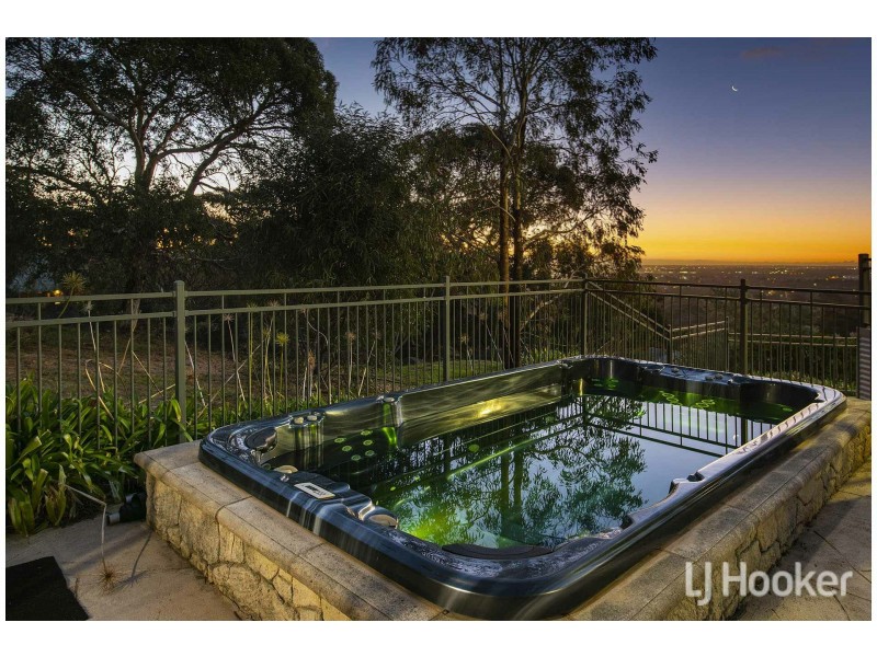 36 Nangana Way, Kalamunda WA 6076