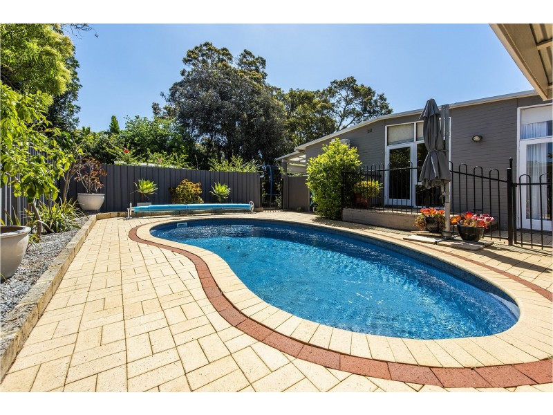 17 Recreation Road, Kalamunda WA 6076