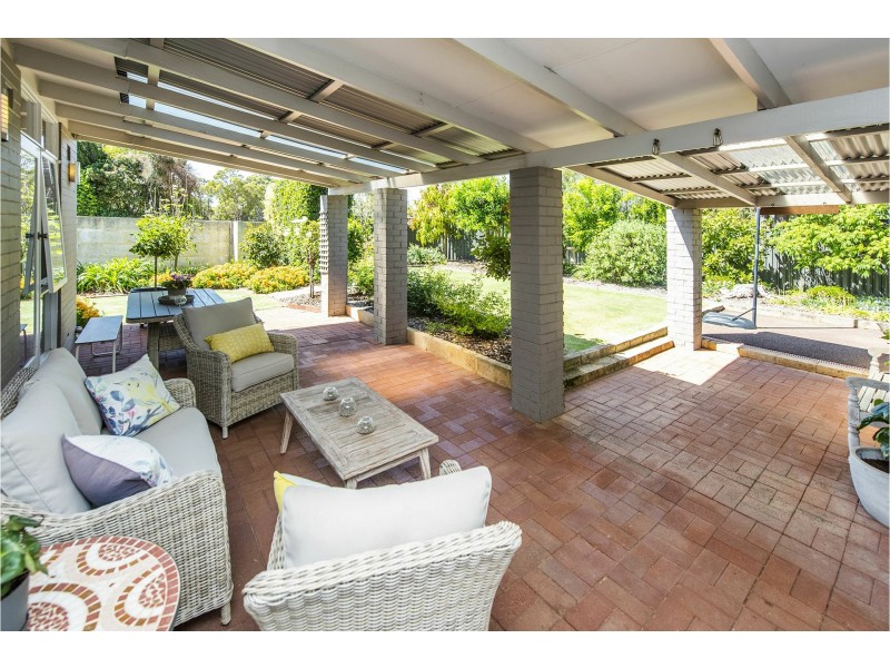 17 Recreation Road, Kalamunda WA 6076