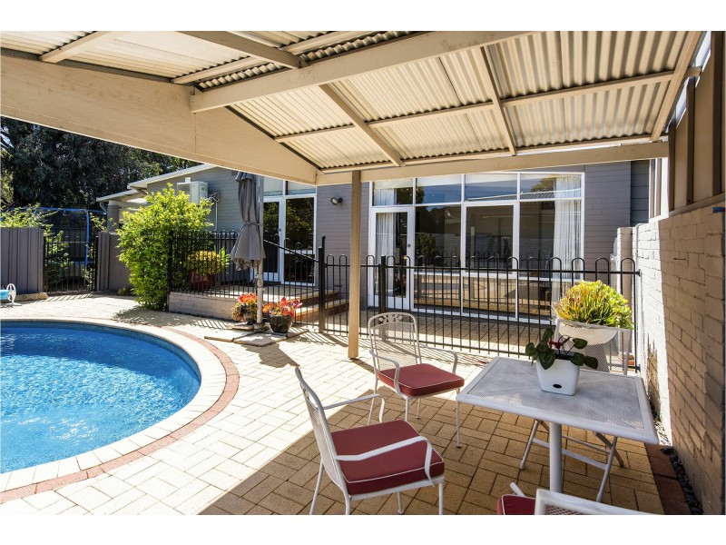 17 Recreation Road, Kalamunda WA 6076