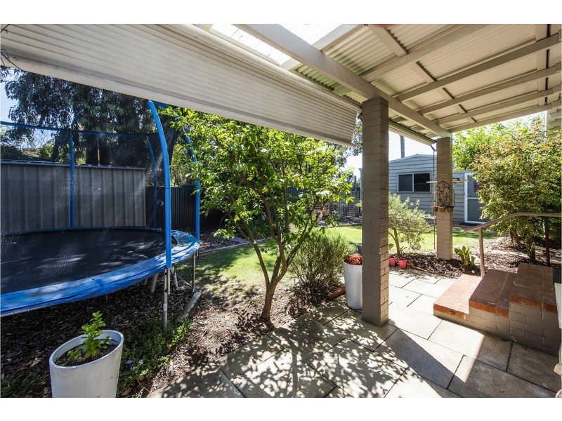 17 Recreation Road, Kalamunda WA 6076