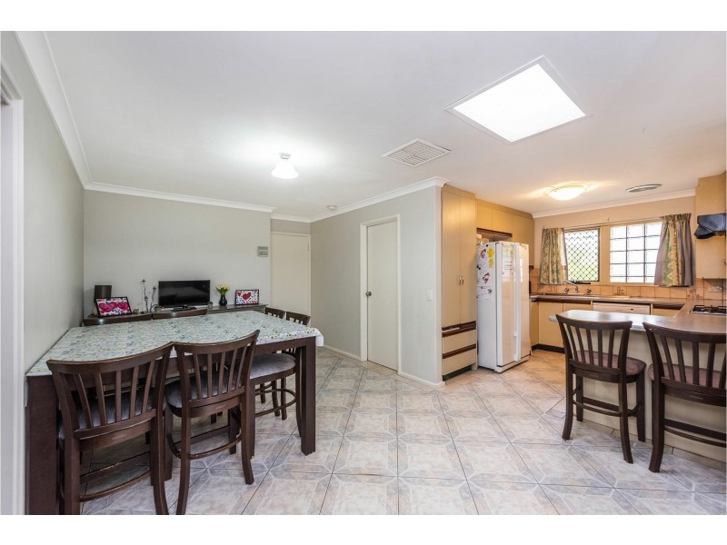 32 Almond Way, Forrestfield WA 6058