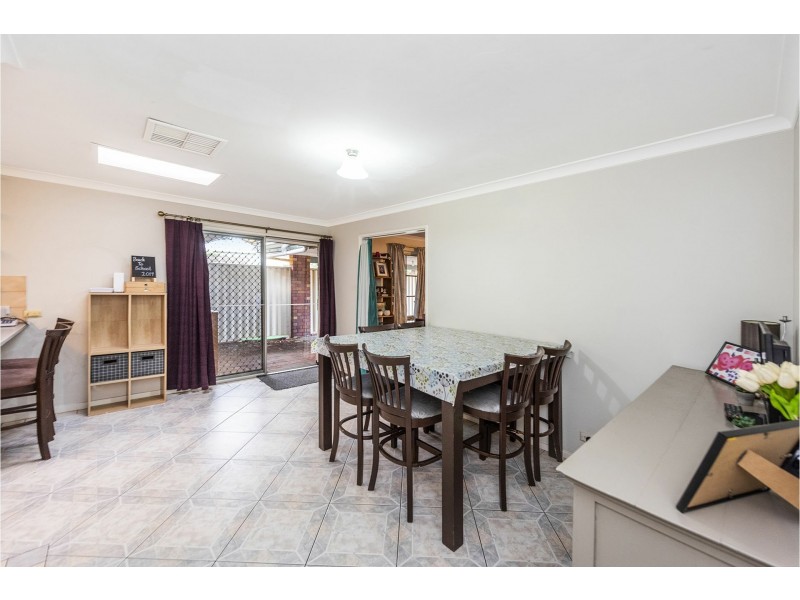 32 Almond Way, Forrestfield WA 6058